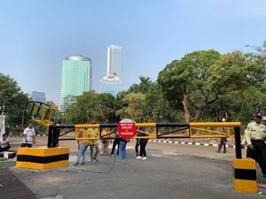 Kubu Pontjo Sutowo Melawan! Portal Tutup Akses Hotel Sultan Dibongkar Kubu Pontjo Sutowo Melawan! Portal Tutup Akses Hotel Sultan Dibongkar