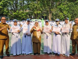 Keren! Lima Siswi SMAN 1 Sidoarjo Raih Emas di Kompetisi Karya Ilmiah WICE