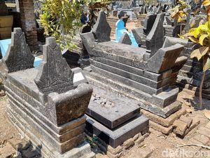 Uniknya Permakaman di Besole Bantul, Bertahan Pakai Nisan Model Jadul