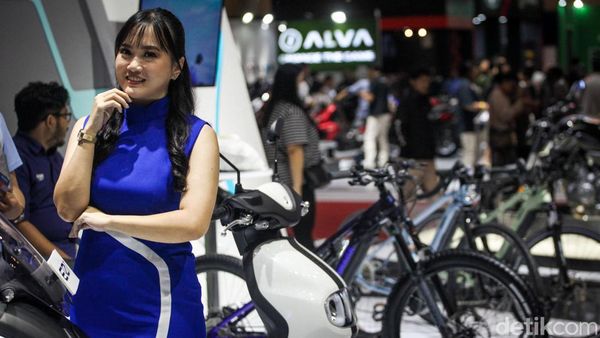 Paras Cantik Usher Bikin Betah Pengunjung IMOS 2023