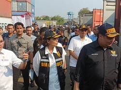 3 Menteri Jokowi Musnahkan Pakaian-Barang Elektronik Ilegal di Cikarang Rp 50 M