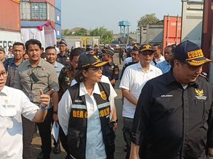 3 Menteri Jokowi Musnahkan Pakaian-Barang Elektronik Ilegal di Cikarang Rp 50 M 3 Menteri Jokowi Musnahkan Pakaian-Barang Elektronik Ilegal di Cikarang Rp 50 M