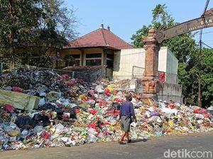 Sampah Menumpuk di Mana-mana, Wali Kota Denpasar Menyerah Sampah Menumpuk di Mana-mana, Wali Kota Denpasar Menyerah