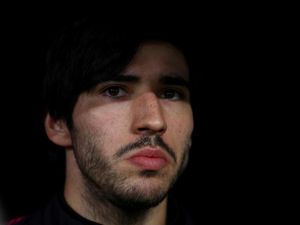Yang Bikin Sandro Tonali Dilarang Main 2 Bulan oleh FA Yang Bikin Sandro Tonali Dilarang Main 2 Bulan oleh FA