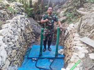 Serda Fence Bangun Pompa Hidram untuk Penuhi Air Bersih Warga di NTT Serda Fence Bangun Pompa Hidram untuk Penuhi Air Bersih Warga di NTT