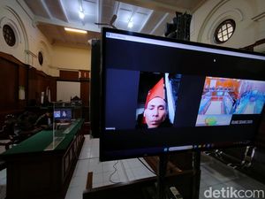 Sidang Perdana Pembunuhan Angeline, Roy Dijerat Pasal Pembunuhan Berencana Sidang Perdana Pembunuhan Angeline, Roy Dijerat Pasal Pembunuhan Berencana