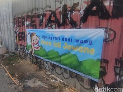 PDIP Jateng Buka Suara soal Spanduk Petruk Ojo Ilang Jowone