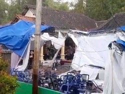 Tenda Nikah di Ponorogo Diterjang Angin Kencang, Netizen: Doa Mantan Terkabul