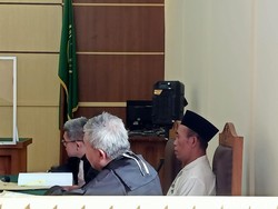 Jadi Saksi Sidang, Istri Dukun Slamet Ungkap Ada 20 Tamu yang ke Rumah