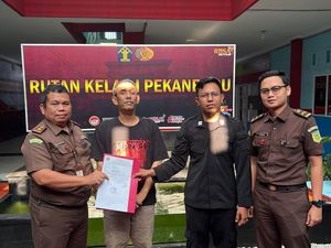 Penyuap Pasutri Jaksa-Polisi Kasus Bandar Narkoba di Bengkalis Ditangkap Penyuap Pasutri Jaksa-Polisi Kasus Bandar Narkoba di Bengkalis Ditangkap