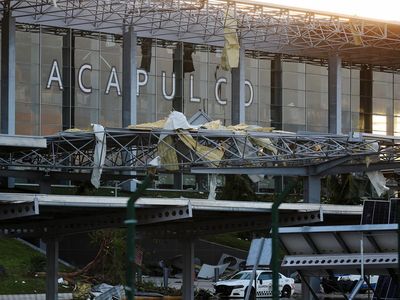 Bandara Internasional Acapulco Rusak Diterjang Badai Otis