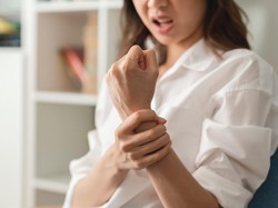 Solusi Ampuh Hilangkan Rasa Nyeri di Pergelangan Tangan