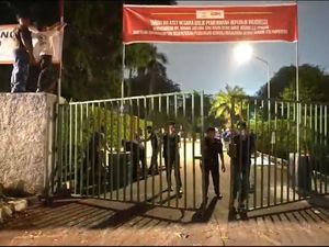 Indobuildco Juga Buka Beton Penghalang Akses ke Hotel Sultan dari Jalan Gatot Subroto