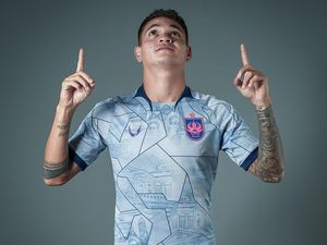 PSIS Luncurkan The Pryto, Jersey Ketiga Mahesa Jenar yang Semarang Banget PSIS Luncurkan The Pryto, Jersey Ketiga Mahesa Jenar yang Semarang Banget