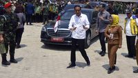 Potret Jokowi Kunjungi Pasar Rumbia Lampung Tengah