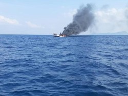 Kapal Nelayan Terbakar di Perairan Halmahera Selatan, 13 ABK Dievakuasi