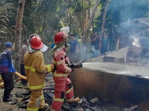 Sibuknya Damkar Ciamis Selama Musim Kemarau