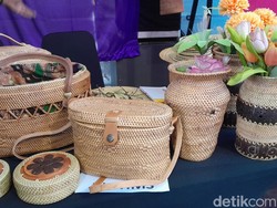 Tas Anyaman Hata dari Pangandaran Tembus Pasar Eropa