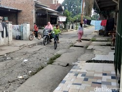 Lapor Pak Bobby! Warga Medan Polonia Ngeluh Jalan Rusak 27 Tahun Dibiarkan