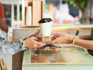 Jangan Lakukan 5 Hal Ini Saat di Coffee Shop karena Tidak Sopan