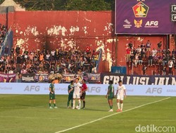 Hasil Liga 1: Persik Kediri Hancurkan Persebaya 4-0