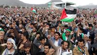 Lautan Manusia di Sanaa Yaman Dukung Palestina