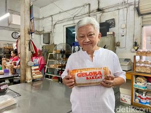 Nostalgia Jajan Roti Jadul di Toko Roti Gelora yang Berusia 73 Tahun Nostalgia Jajan Roti Jadul di Toko Roti Gelora yang Berusia 73 Tahun