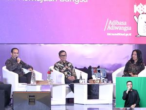 Tips Bangun Kebiasaan Membaca di Keluarga ala Mendikbud Nadiem & Dee Lestari Tips Bangun Kebiasaan Membaca di Keluarga ala Mendikbud Nadiem & Dee Lestari