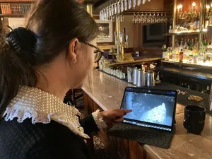 Hiii! Kerja Malam di Restoran Steak Tua, Pemiliknya Diganggu Hantu Hiii! Kerja Malam di Restoran Steak Tua, Pemiliknya Diganggu Hantu
