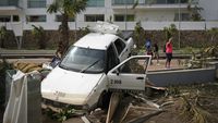 Penampakan Mobil yang Jadi Korban Badai Otis di Meksiko