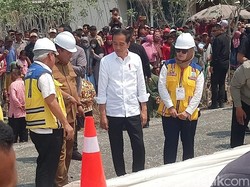 Jokowi Cek Perbaikan Jalan di Lampung Tengah: Sudah Mulus, Saya Bisa Tidur