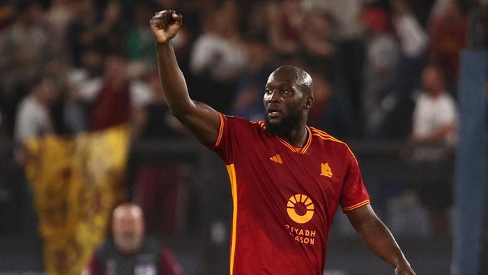 Soccer Football - Europa League - Group G - AS Roma v Slavia Prague - Stadio Olimpico, Rome, Italy - October 26, 2023 AS Romas Romelu Lukaku celebrates scoring their second goal REUTERS/Guglielmo Mangiapane