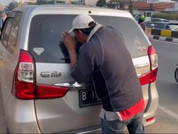 Seorang Pria Ditemukan Tewas dalam Mobil yang Terparkir di Jaktim