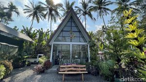 Tak Disangka, Ada Kafe Secantik Ini di Penglipuran