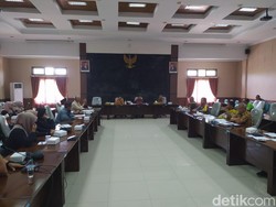 Warga Sucen Magelang Wadul Jalan Rusak, DPRD Sebut Anggaran Rp 3,4 M