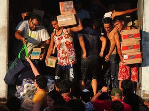 Warga Meksiko Jarah Supermarket Pasca Bencana Badai Otis