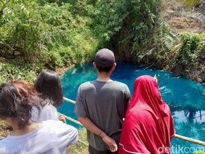 Potret Telaga yang Airnya Berubah Jadi Biru-Warga Penasaran Potret Telaga yang Airnya Berubah Jadi Biru-Warga Penasaran
