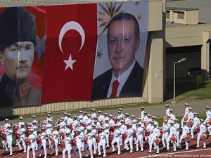 Warisan Ataturk Bayangi Peringatan 100 Tahun Republik Turki Warisan Ataturk Bayangi Peringatan 100 Tahun Republik Turki