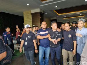 Polisi Gelar Rekonstruksi Kasus Petugas Imigrasi Dibunuh WN Korsel Polisi Gelar Rekonstruksi Kasus Petugas Imigrasi Dibunuh WN Korsel