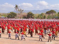 Sambut Sumpah Pemuda, 4.000 Pelajar-Warga Wuryantoro Menari Bersama