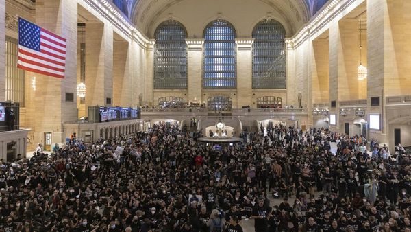 Aksi Massa Pro-Palestina Lumpuhkan Stasiun New York