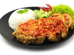 10+ Pilihan Ayam Geprek di Jogja yang Pedasnya Nampol