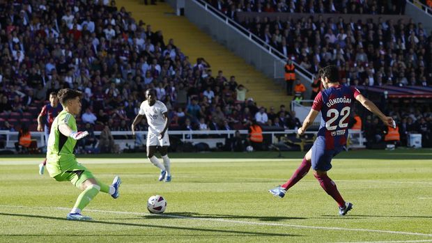 Soccer Football - LaLiga - FC Barcelona v Real Madrid - Estadi Olimpic Lluis Companys, Barcelona, Spain - October 28, 2023 FC Barcelona's Ilkay Gundogan scores their first goal REUTERS/Albert Gea