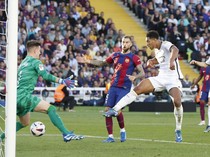Gol di Menit ke-92 Bikin Barcelona Kalah dari Real Madrid