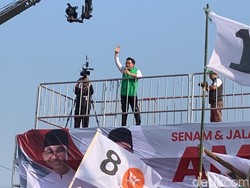 Cak Imin Pimpin Selawat Asyghil di Depan Massa Depok