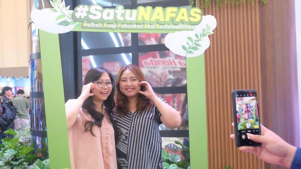 Dukung Pelestarian Lingkungan Melalui Penanaman Mangrove