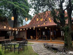 Sedapnya Nasi Empal Serundeng di Resto Jawa yang Asri di BSD