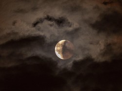 Cara Melihat Gerhana Bulan 29 Oktober 2023