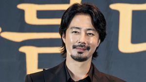 8 Foto Jo In Sung Punya Janggut dan Kumis Tebal, Balas Komentar Nyinyir