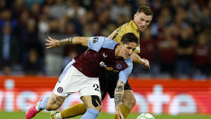 Soccer Football - Europa Conference League - Group E - Aston Villa v Zrinjski Mostar - Villa Park, Birmingham, Britain - October 5, 2023 Aston Villas Nicolo Zaniolo in action with Zrinjski Mostars Antonio Ivancic Action Images via Reuters/Peter Cziborra
